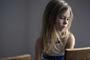 اصلاح افکار منفی و افسردگی در کودکان