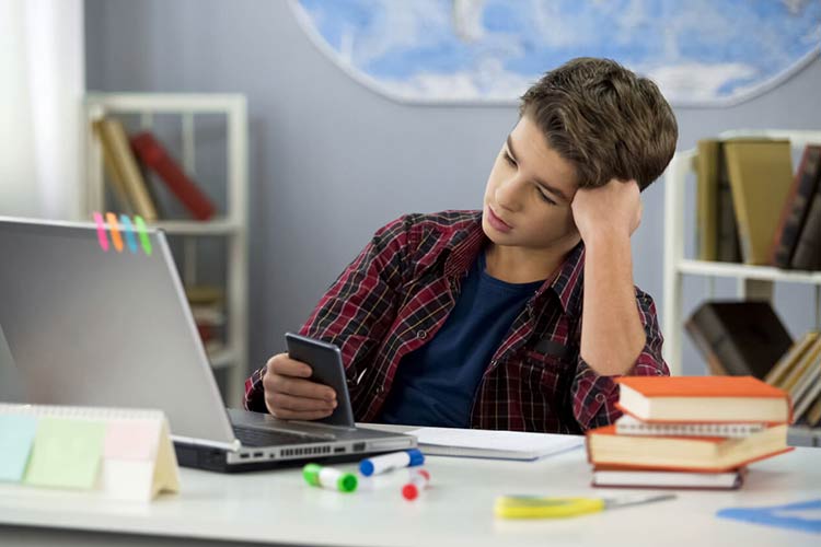 نشانهها و اثرات اهمال کاری